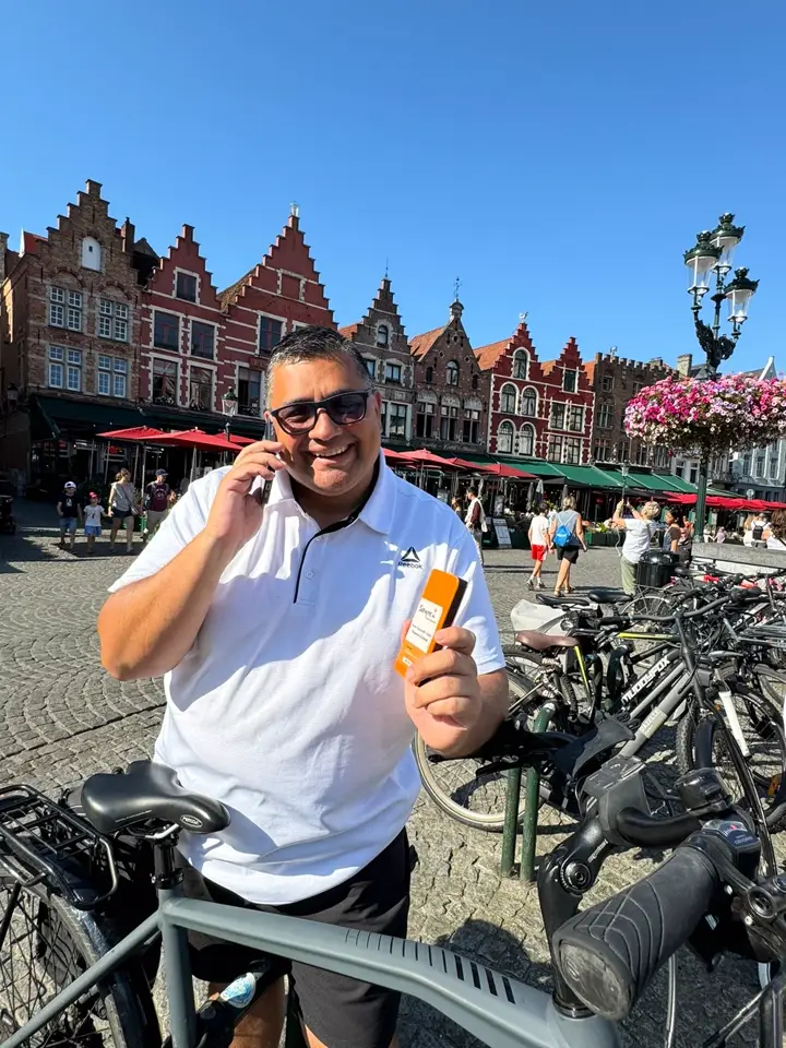 Viajero con Siempre WiFi en Brujas, Bélgica
